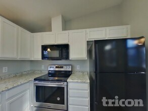 6450 Enchanted Valley Dr in Reno, NV - Building Photo - Building Photo