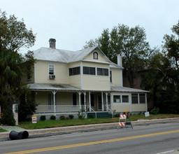 318 Tarpon Ave E in Tarpon Springs, FL - Foto de edificio - Building Photo