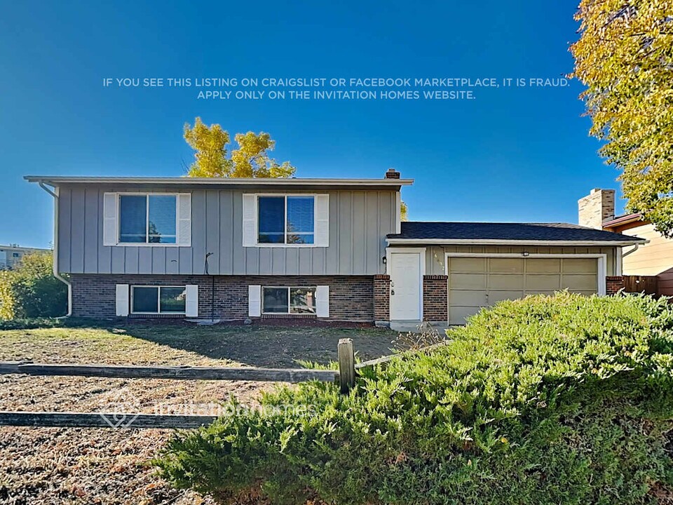 16692 E Gunnison Pl in Aurora, CO - Building Photo