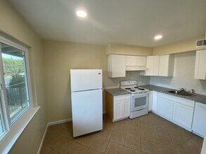 5712 Kenneth Ave in Carmichael, CA - Building Photo - Building Photo