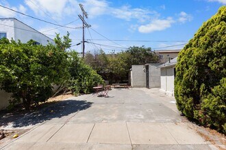 1125 Logan St in Los Angeles, CA - Building Photo - Building Photo