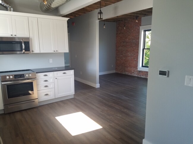 101 S Stevens St, Unit Apartment 303 in Spokane, WA - Foto de edificio - Building Photo