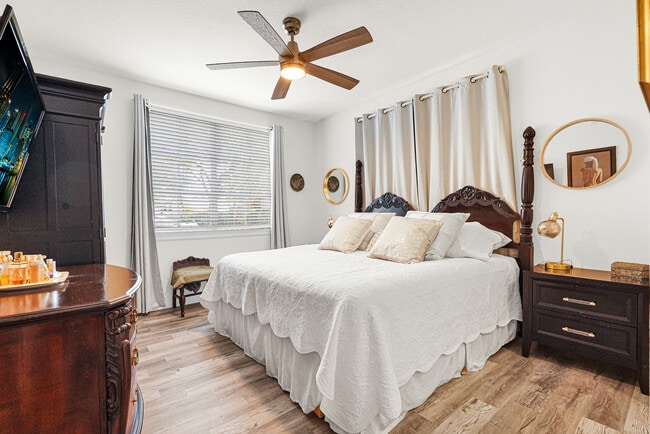 6801 SW 44th St, Unit 101 in Miami, FL - Foto de edificio - Building Photo