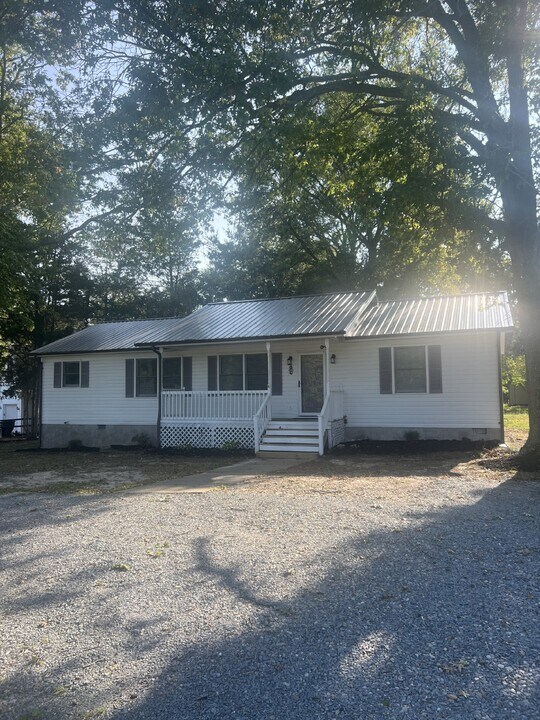 103 Holmes Ct in Spotsylvania, VA - Foto de edificio