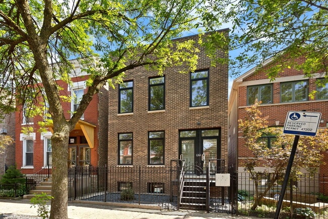 property at 2121 W Ohio St