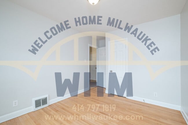 3254 S Kinnickinnic Ave in Milwaukee, WI - Building Photo - Building Photo