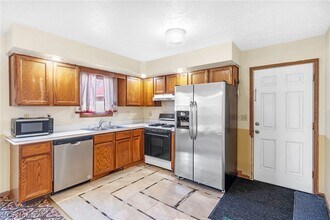 775 Shelley Pkwy in Berea, OH - Building Photo - Building Photo