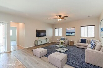 4786 E Desert Thorn Dr, Unit 1-202 in Tucson, AZ - Foto de edificio - Building Photo