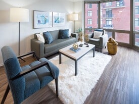 52 W Elm St, Unit 1010 in Chicago, IL - Building Photo