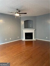 2818 Village Trce in East Point, GA - Building Photo - Building Photo