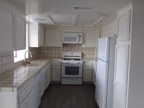 21235 Windsong St in California City, CA - Building Photo - Building Photo