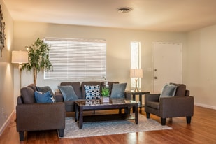 4225 Parkwood Ct in Bakersfield, CA - Building Photo