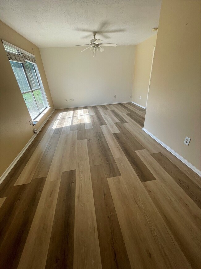 3246 Bolton Gardens Dr in Houston, TX - Foto de edificio - Building Photo