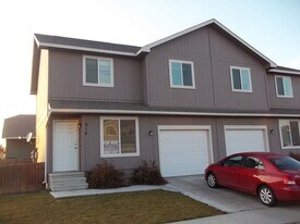 12201 W 10th Ave in Airway Heights, WA - Building Photo