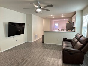 333 Grenada Lk Dr in Princeton, TX - Foto de edificio - Building Photo