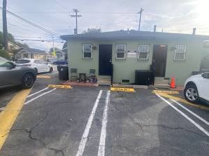 1313 Termino Ave, Unit Studio in Long Beach, CA - Building Photo - Building Photo