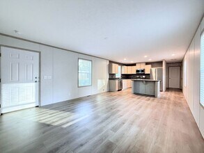 29680 Jamestown Dr in New Baltimore, MI - Building Photo - Building Photo