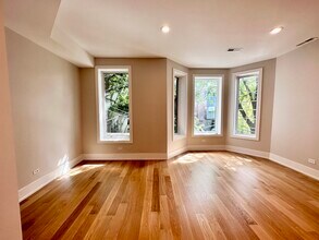 930 N Wolcott Ave in Chicago, IL - Foto de edificio - Building Photo