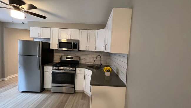 4835 Hull St, Unit 2W in Skokie, IL - Foto de edificio - Building Photo