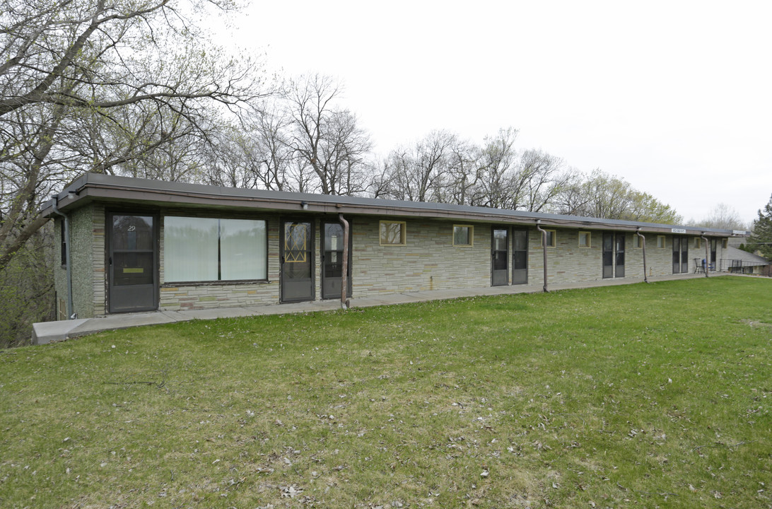 9838 E River Rd NW in Coon Rapids, MN - Building Photo