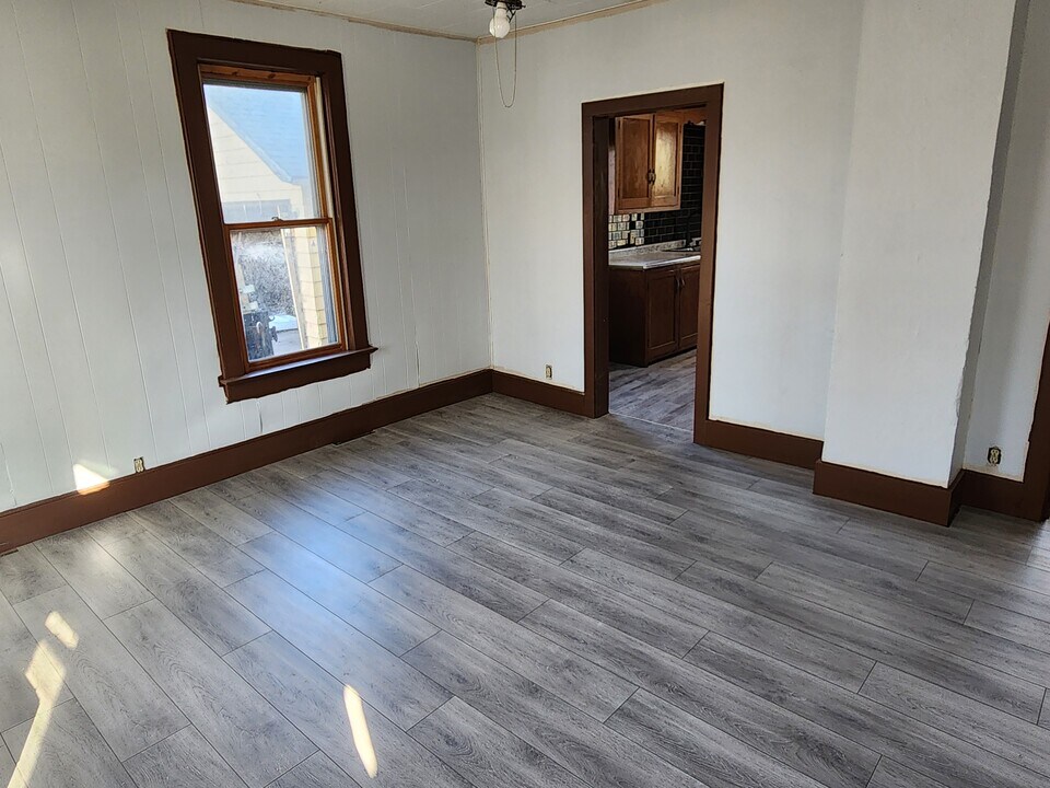 902 Range St in North Mankato, MN - Foto de edificio