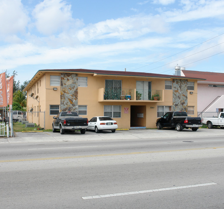 3260 E 4th Ave in Hialeah, FL - Building Photo