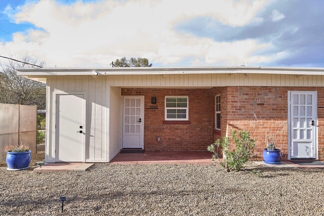 2542 E Seneca St in Tucson, AZ - Building Photo - Building Photo