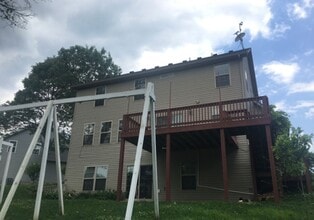 100 Twin Lakes Dr in Vine Grove, KY - Building Photo - Building Photo