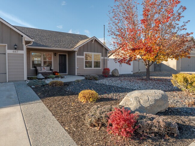447 N Wilson St in Chelan, WA - Building Photo - Building Photo