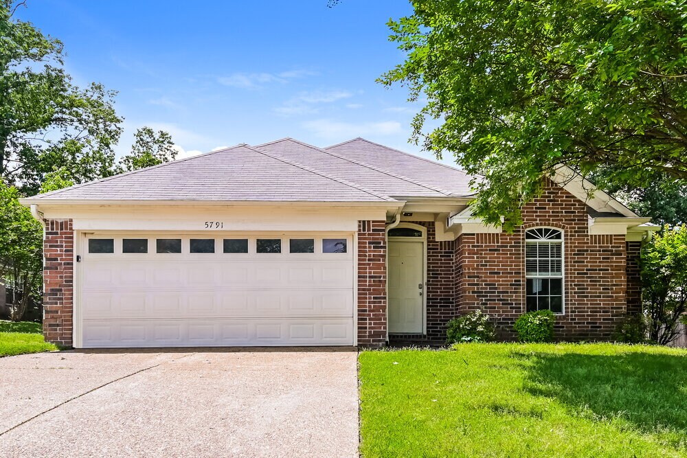 5791 Pecan Trce in Memphis, TN - Building Photo