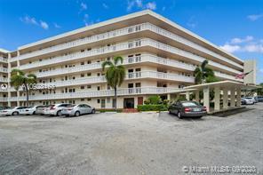 2905 Point E Dr in Aventura, FL - Building Photo - Building Photo