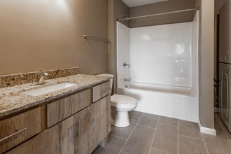 1130 West Apartments in St. Cloud, MN - Building Photo - Interior Photo