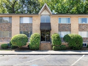 115 Biscayne Dr NW in Atlanta, GA - Building Photo - Building Photo