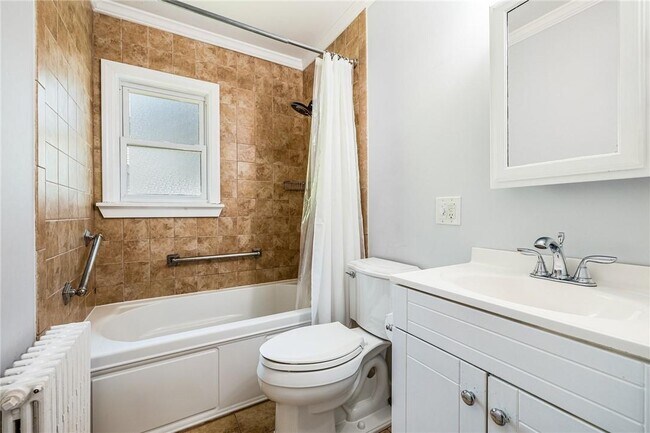11 Hillside Pl in Rye, NY - Building Photo - Building Photo