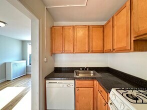 742 W Belmont Ave in Chicago, IL - Building Photo - Building Photo