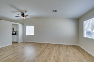 3118 Honeysuckle Ave in North Las Vegas, NV - Building Photo - Building Photo