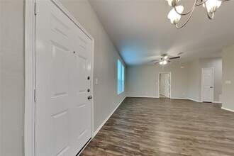 2130 Lost Timbers Dr in Conroe, TX - Building Photo - Building Photo