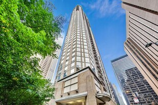 222 N Columbus Dr in Chicago, IL - Building Photo