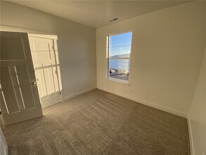 368 W Serenity Ct, Unit 717 in Vineyard, UT - Building Photo - Building Photo