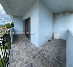 1221 SW 122nd Ave in Miami, FL - Building Photo