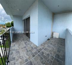 1221 SW 122nd Ave in Miami, FL - Building Photo - Building Photo