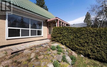 32 Broadleaf Rd in Toronto, ON - Building Photo - Building Photo
