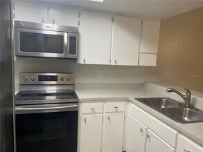 1826 Foxhall Cir in Kissimmee, FL - Building Photo - Building Photo
