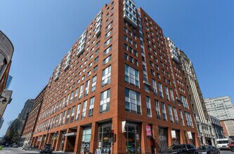 1061 Rue St-Alexandre in Montréal, QC - Building Photo - Building Photo