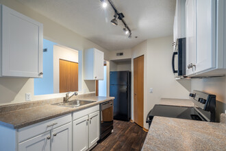 Park Hill at Fairlawn in Fairlawn, OH - Building Photo - Interior Photo