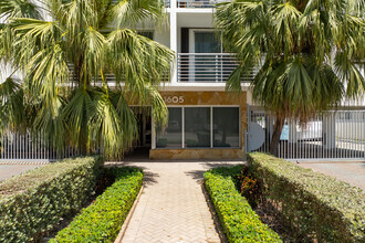 Bay Point East in Miami Beach, FL - Building Photo - Building Photo