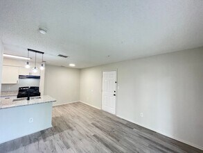 241 Afton Square in Altamonte Springs, FL - Building Photo - Building Photo