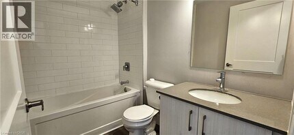 108 Garment St in Kitchener, ON - Building Photo - Building Photo