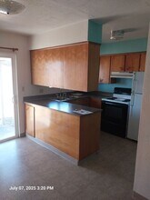 170-190 W Dahlia St in Yamhill, OR - Building Photo - Building Photo