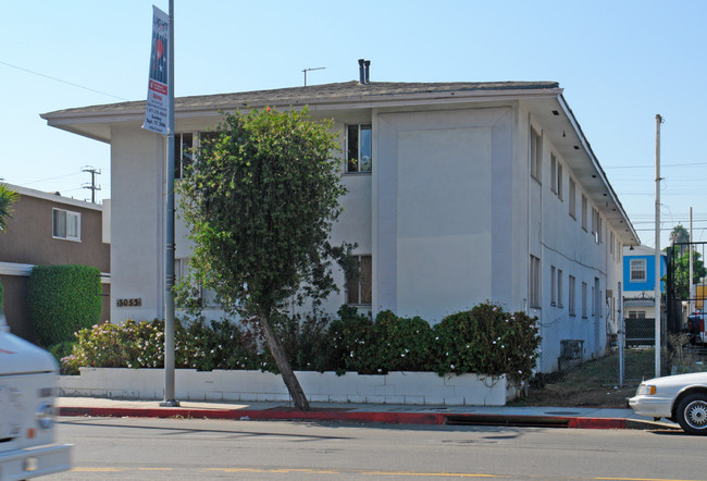 3053 S Robertson Blvd in Los Angeles, CA - Building Photo - Building Photo